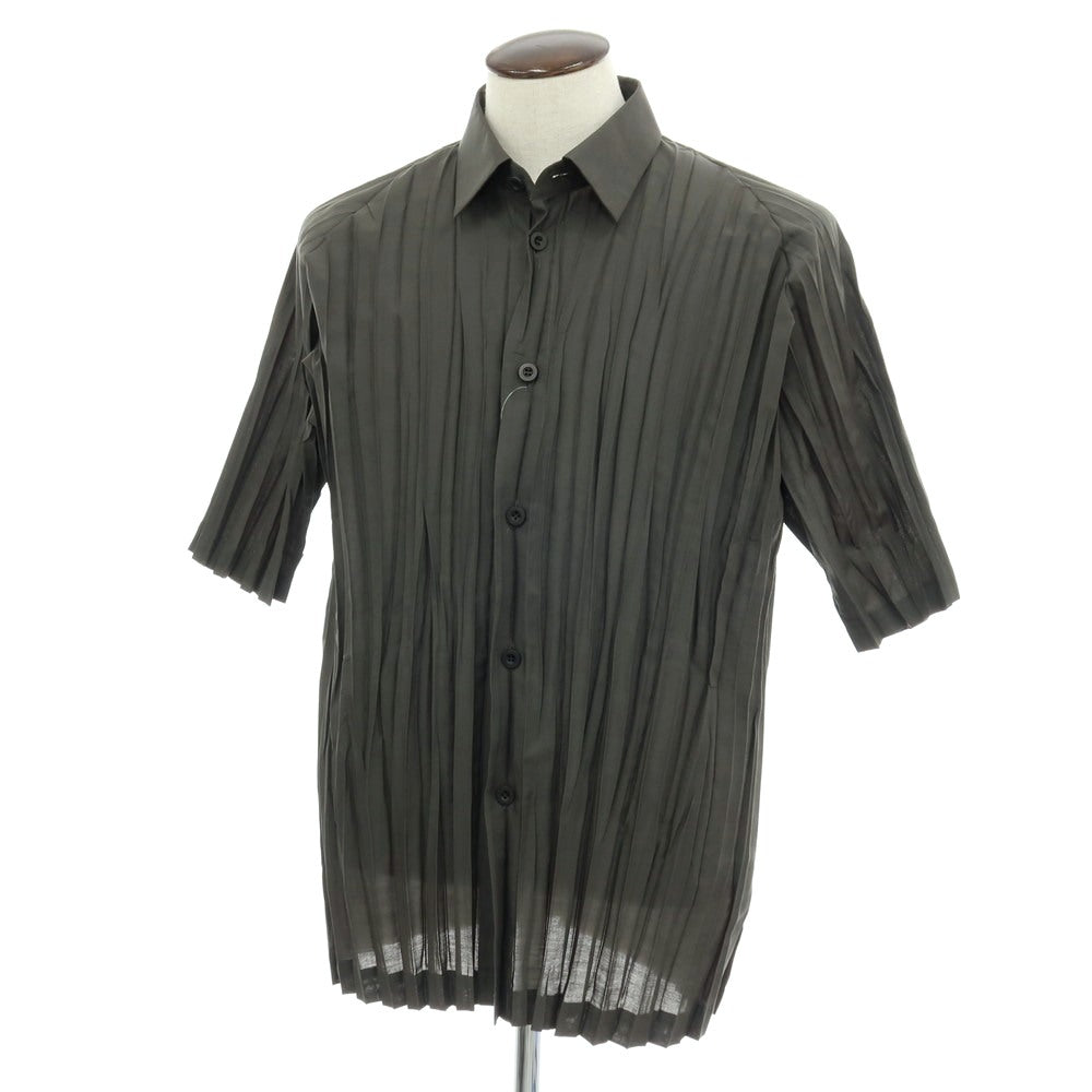 【中古】アイム メン IM MEN 2026年春夏 シワ加工 プリーツ レギュラーカラー 半袖シャツ オリーブグレー系【サイズ表記なし（L位）】【 状態ランクA 】【 メンズ 】