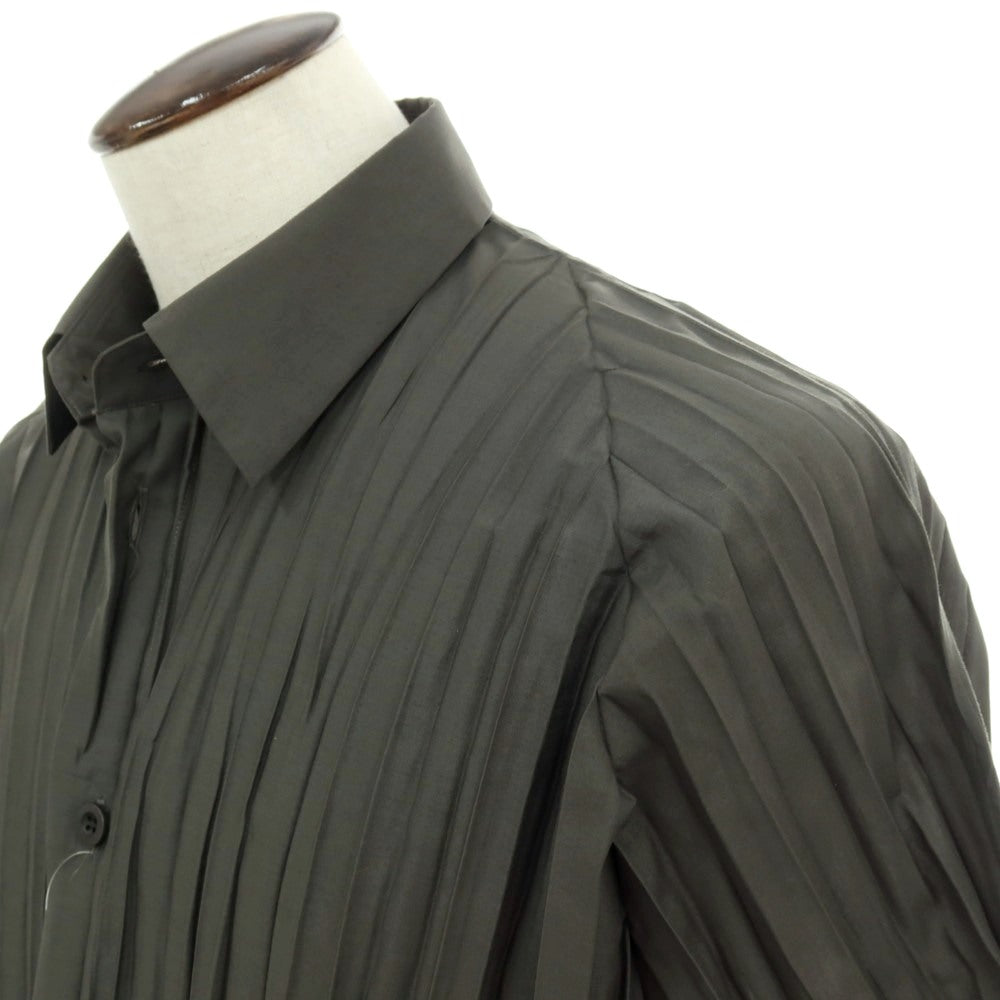 【中古】アイム メン IM MEN 2026年春夏 シワ加工 プリーツ レギュラーカラー 半袖シャツ オリーブグレー系【サイズ表記なし（L位）】【 状態ランクA 】【 メンズ 】