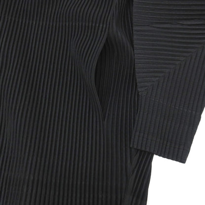 【中古】オム プリッセ イッセイミヤケ HOMME PLISSE ISSEY MIYAKE 2026年春夏 プリーツ加工 フーデッドブルゾン ブラック【サイズ表記なし（L位）】【 状態ランクA 】【 メンズ 】