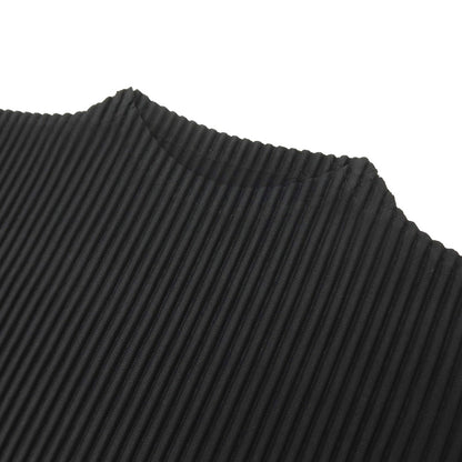 【中古】オム プリッセ イッセイミヤケ HOMME PLISSE ISSEY MIYAKE 2026年春夏 プリーツジャージー ショート丈 モックネック カットソー ブラック【サイズ表記なし（L位）】【 状態ランクA 】【 メンズ 】