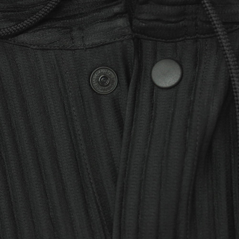【中古】オム プリッセ イッセイミヤケ HOMME PLISSE ISSEY MIYAKE 2026年春夏 プリーツ 半袖 プルオーバー パーカー ブラック【サイズ表記なし（L位）】【 状態ランクA 】【 メンズ 】