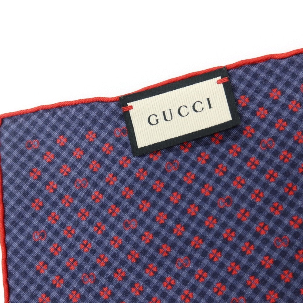 【中古】グッチ GUCCI シルク GGロゴ×クローバー×チェック プリント ポケットチーフ ネイビーxレッド【 状態ランクA 】【 メンズ 】