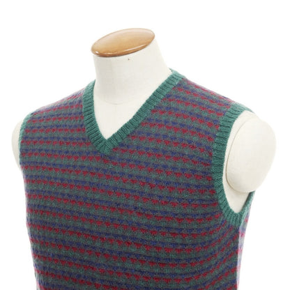 【新品】スカリオーネ SCAGLIONE ニットベスト
 グリーンxネイビーxレッド【サイズM】【GRN】【A/W】【状態ランクN】【メンズ】
【769873】 APD