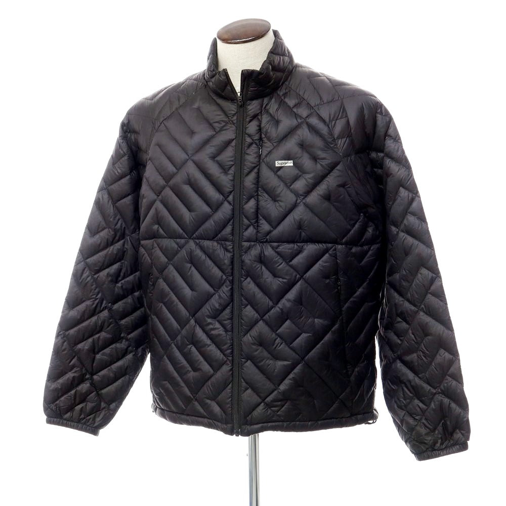 【中古】シュプリーム Supreme 2022年春夏 Spellout Quilted Lightweight Down Jacket ダウンジャケット
 ブラック【サイズL】【BLK】【A/W】【状態ランクD】【メンズ】
【769398】 APD