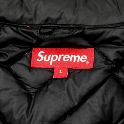 【中古】シュプリーム Supreme 2022年春夏 Spellout Quilted Lightweight Down Jacket ダウンジャケット
 ブラック【サイズL】【BLK】【A/W】【状態ランクD】【メンズ】
【769398】 APD