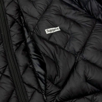 【中古】シュプリーム Supreme 2022年春夏 Spellout Quilted Lightweight Down Jacket ダウンジャケット
 ブラック【サイズL】【BLK】【A/W】【状態ランクD】【メンズ】
【769398】 APD